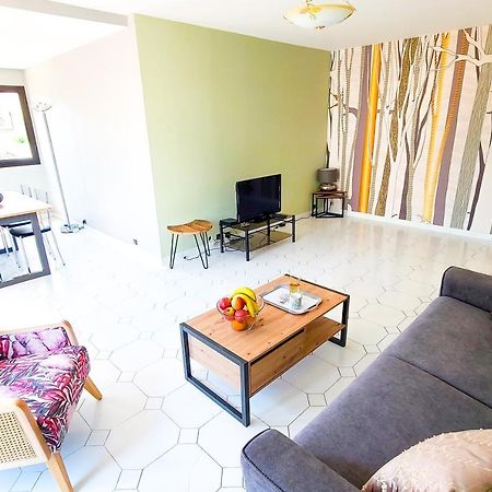 Ferienwohnung Regard Sur Les Remparts - Terrasse & Parking Avignon Exterior foto
