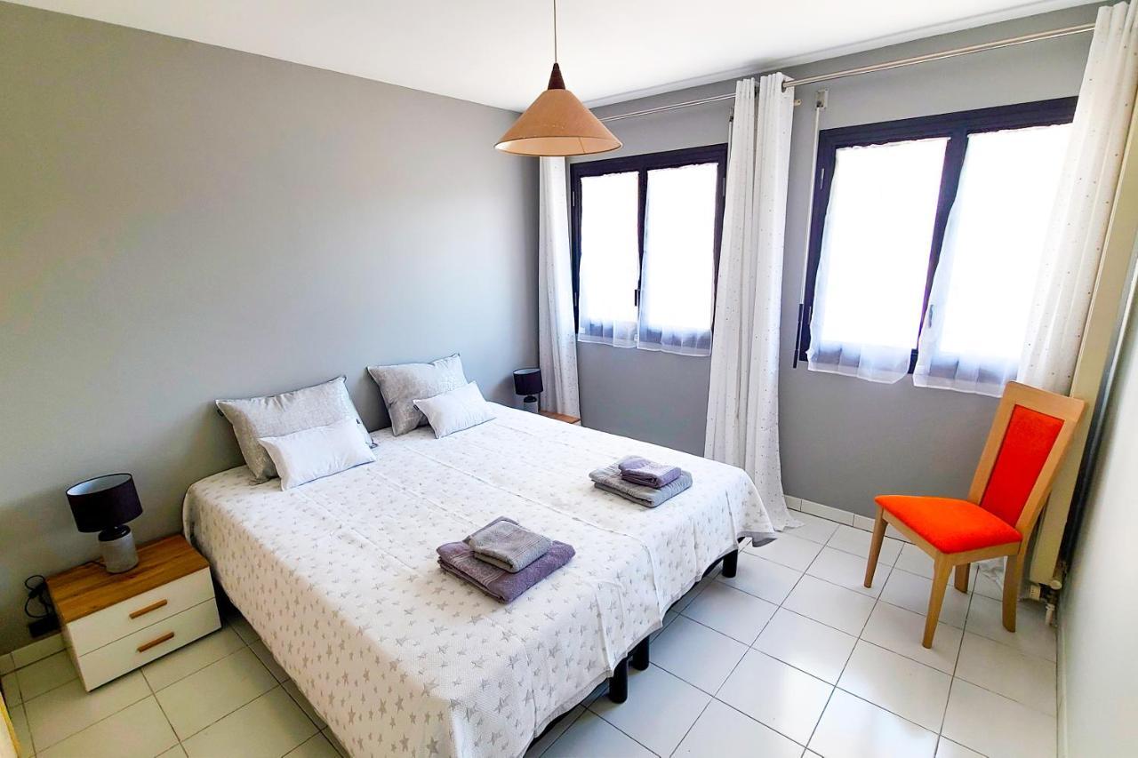 Ferienwohnung Regard Sur Les Remparts - Terrasse & Parking Avignon Exterior foto