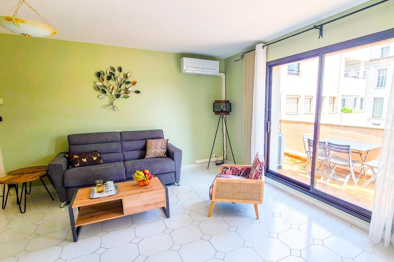 Ferienwohnung Regard Sur Les Remparts - Terrasse & Parking Avignon Exterior foto