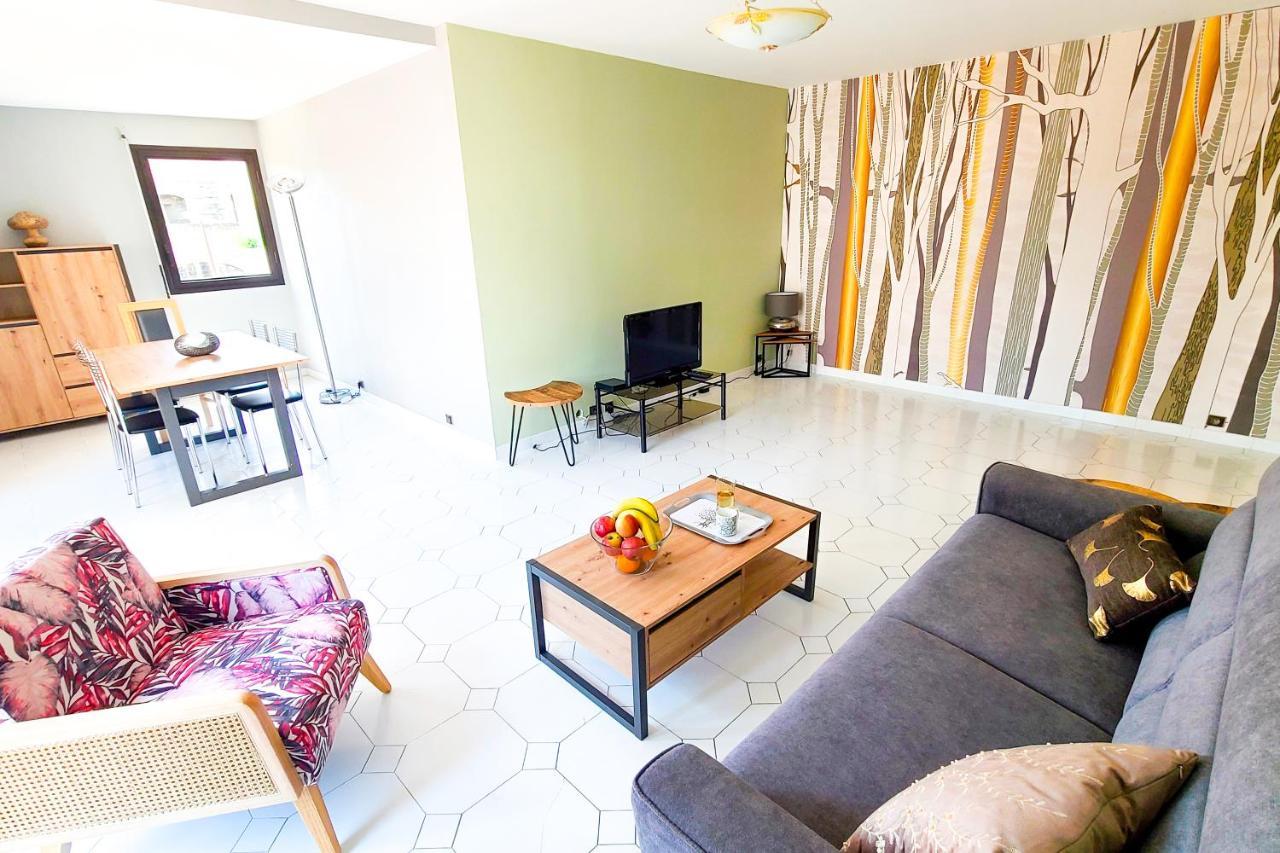 Ferienwohnung Regard Sur Les Remparts - Terrasse & Parking Avignon Exterior foto